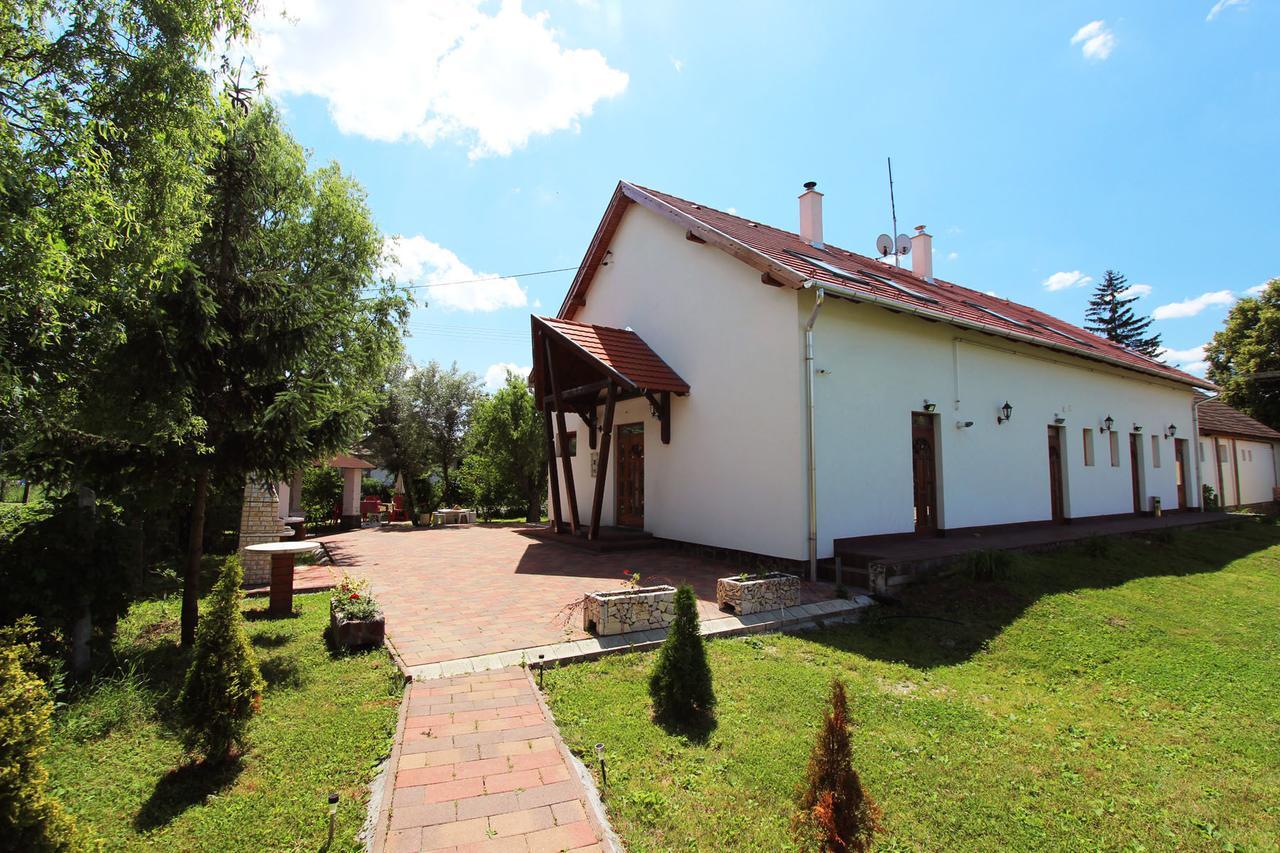 Felso Fogado Bed & Breakfast Felsotold Ngoại thất bức ảnh