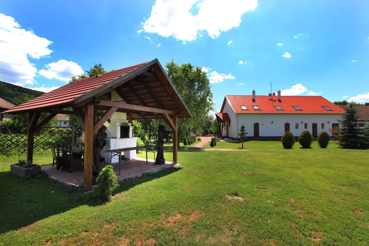 Felso Fogado Bed & Breakfast Felsotold Ngoại thất bức ảnh