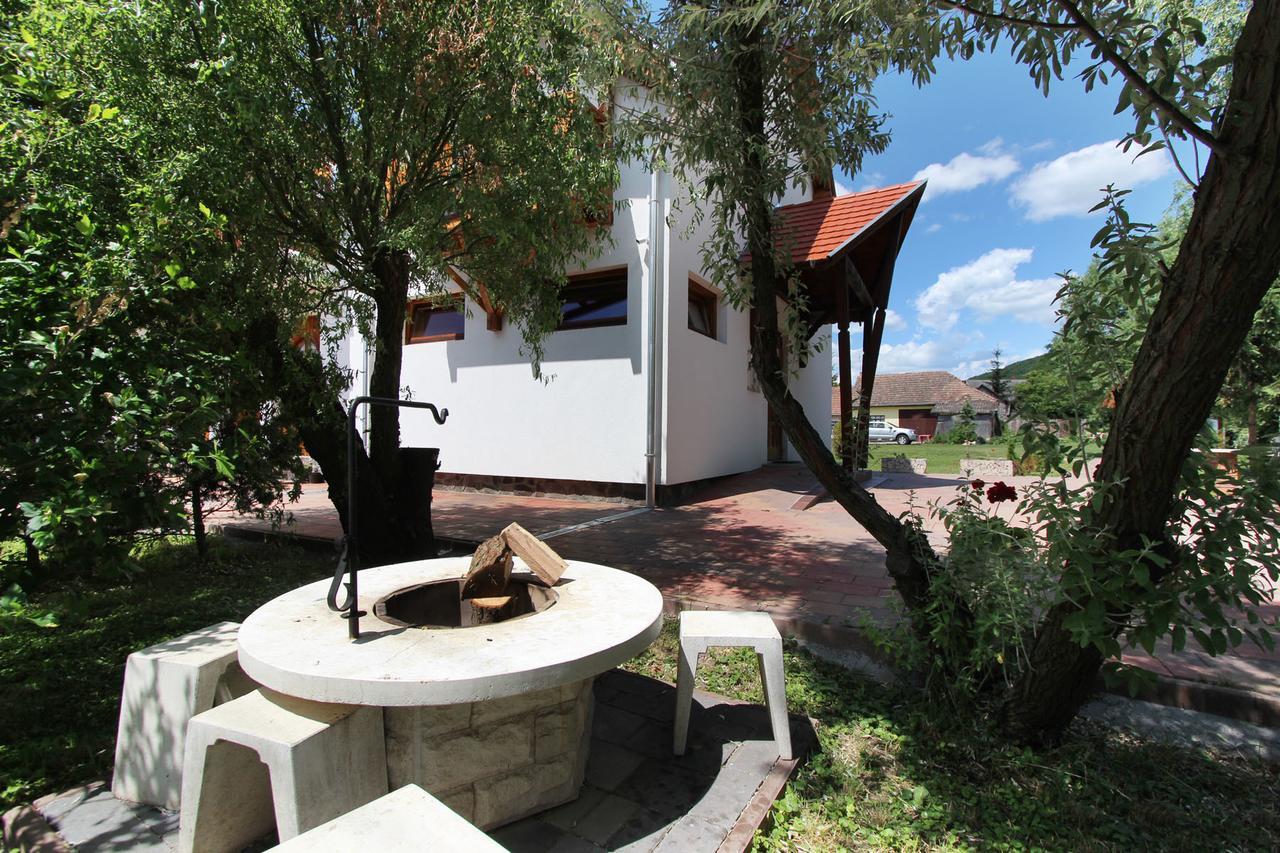 Felso Fogado Bed & Breakfast Felsotold Ngoại thất bức ảnh